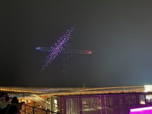 万博　夜景　大屋根リング　ドローンショー